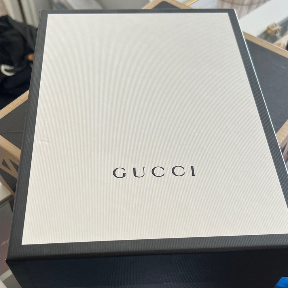 Gucci Black Heels with Gold Detailing - Picture 6 of 6